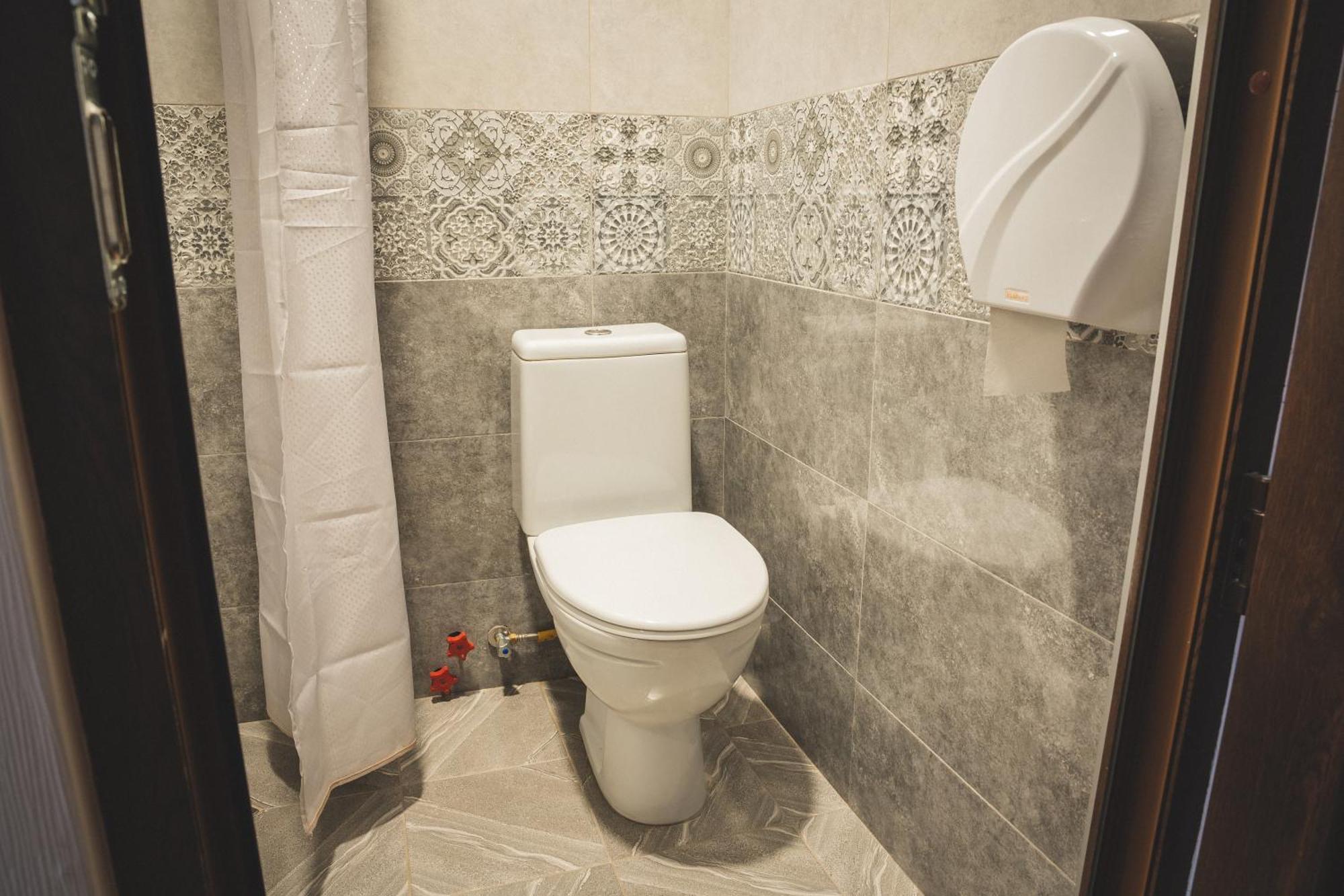 Hh Hotel Tbilisi Buitenkant foto