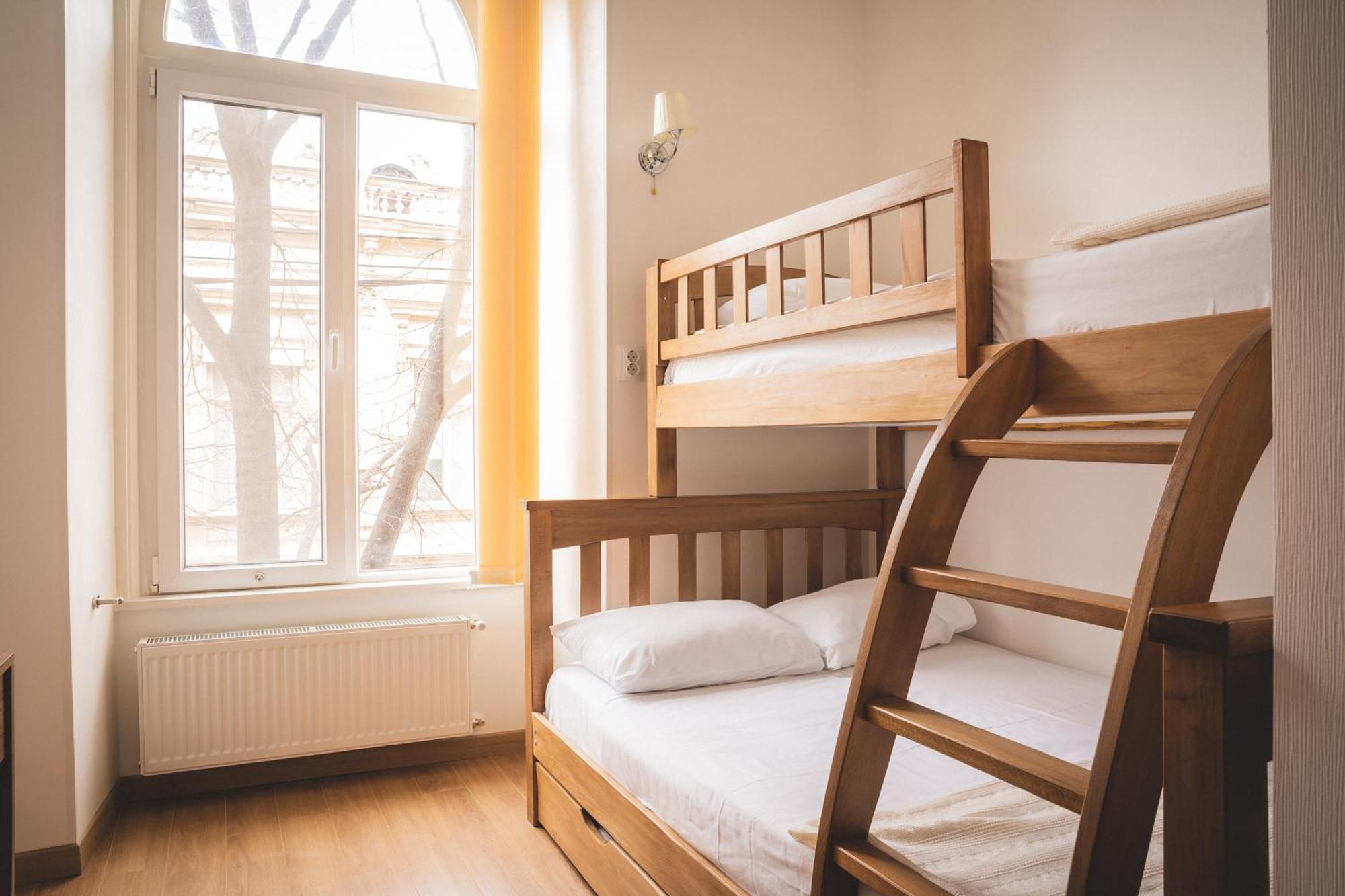 Hh Hotel Tbilisi Buitenkant foto
