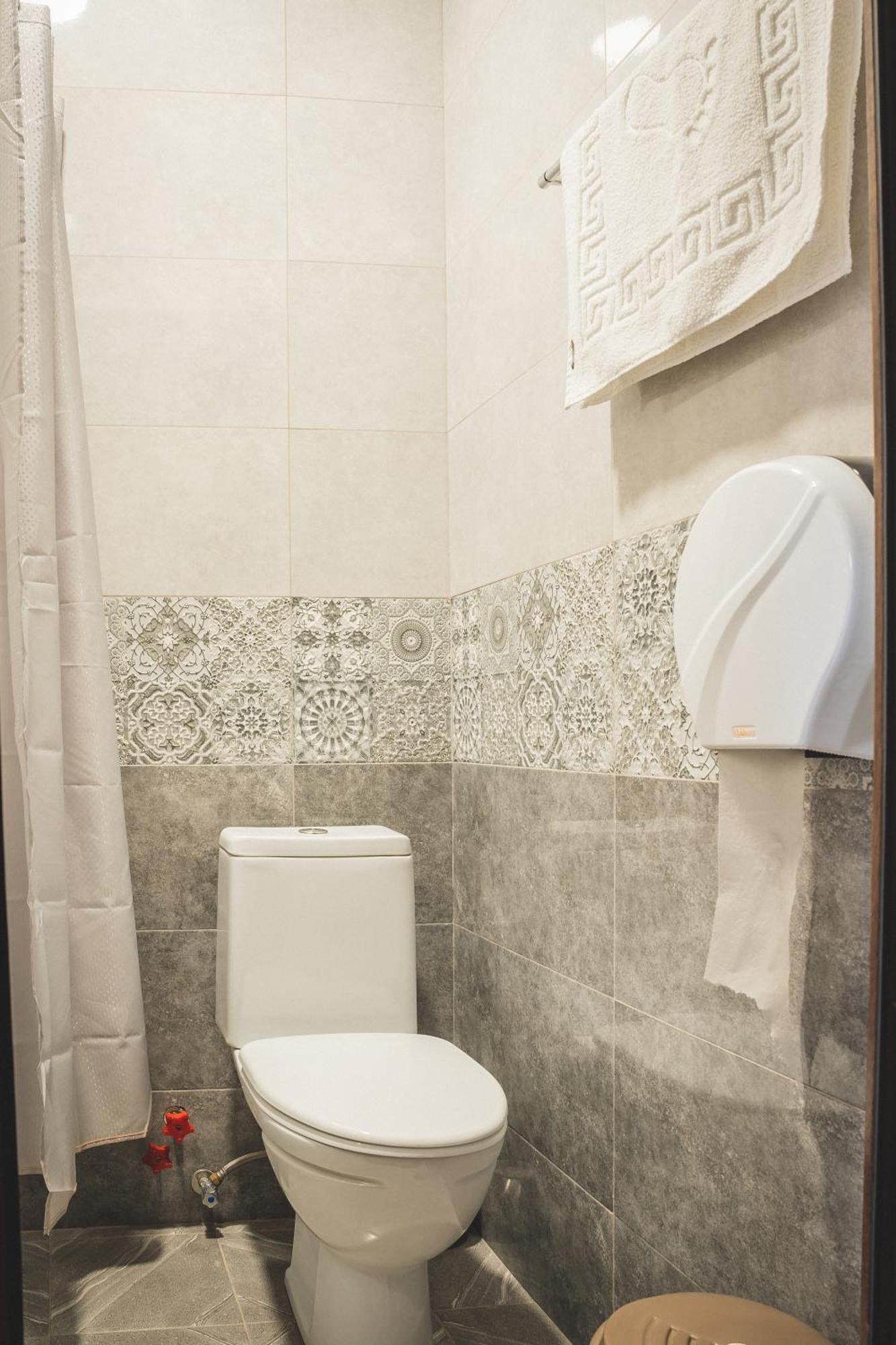 Hh Hotel Tbilisi Buitenkant foto