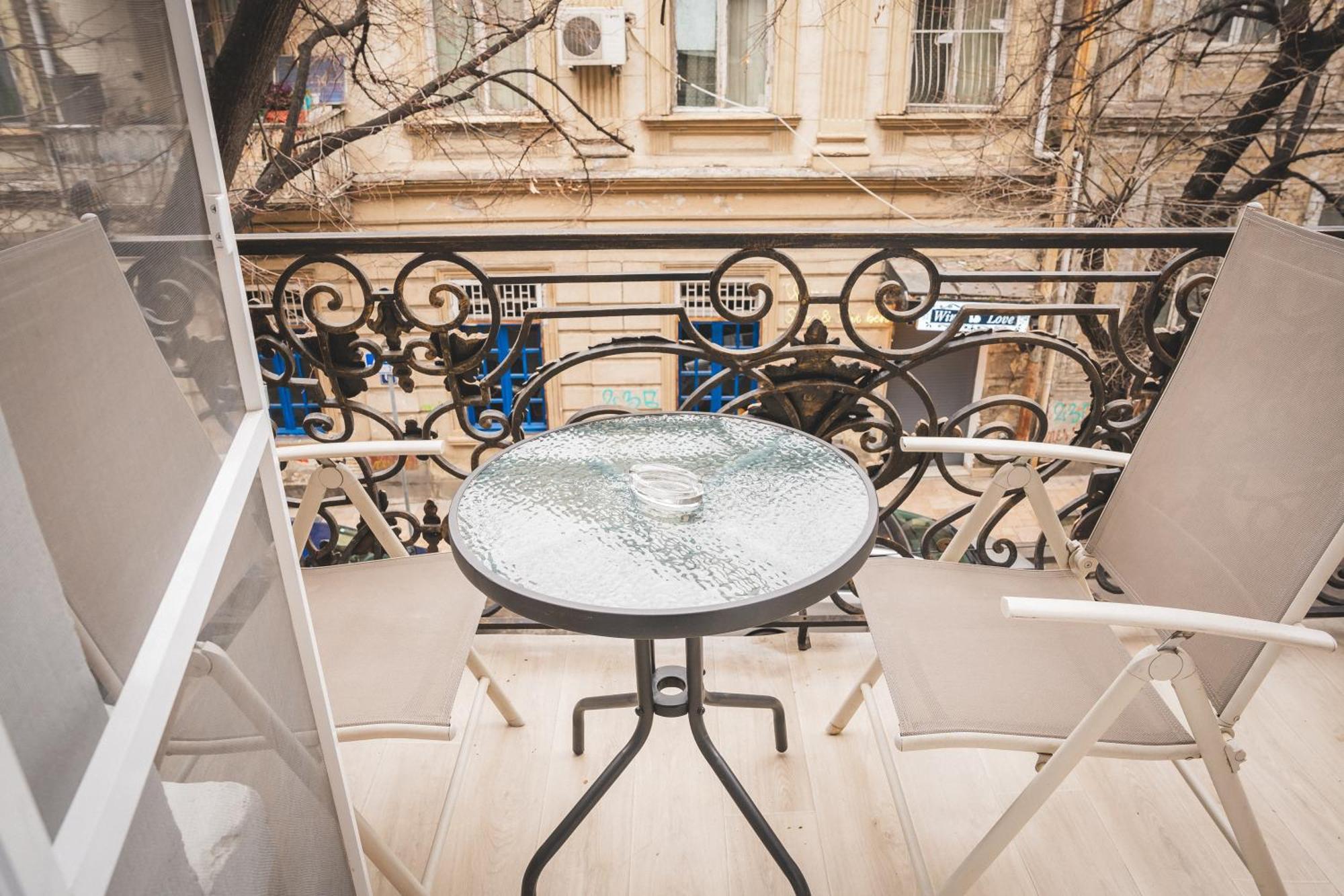 Hh Hotel Tbilisi Buitenkant foto