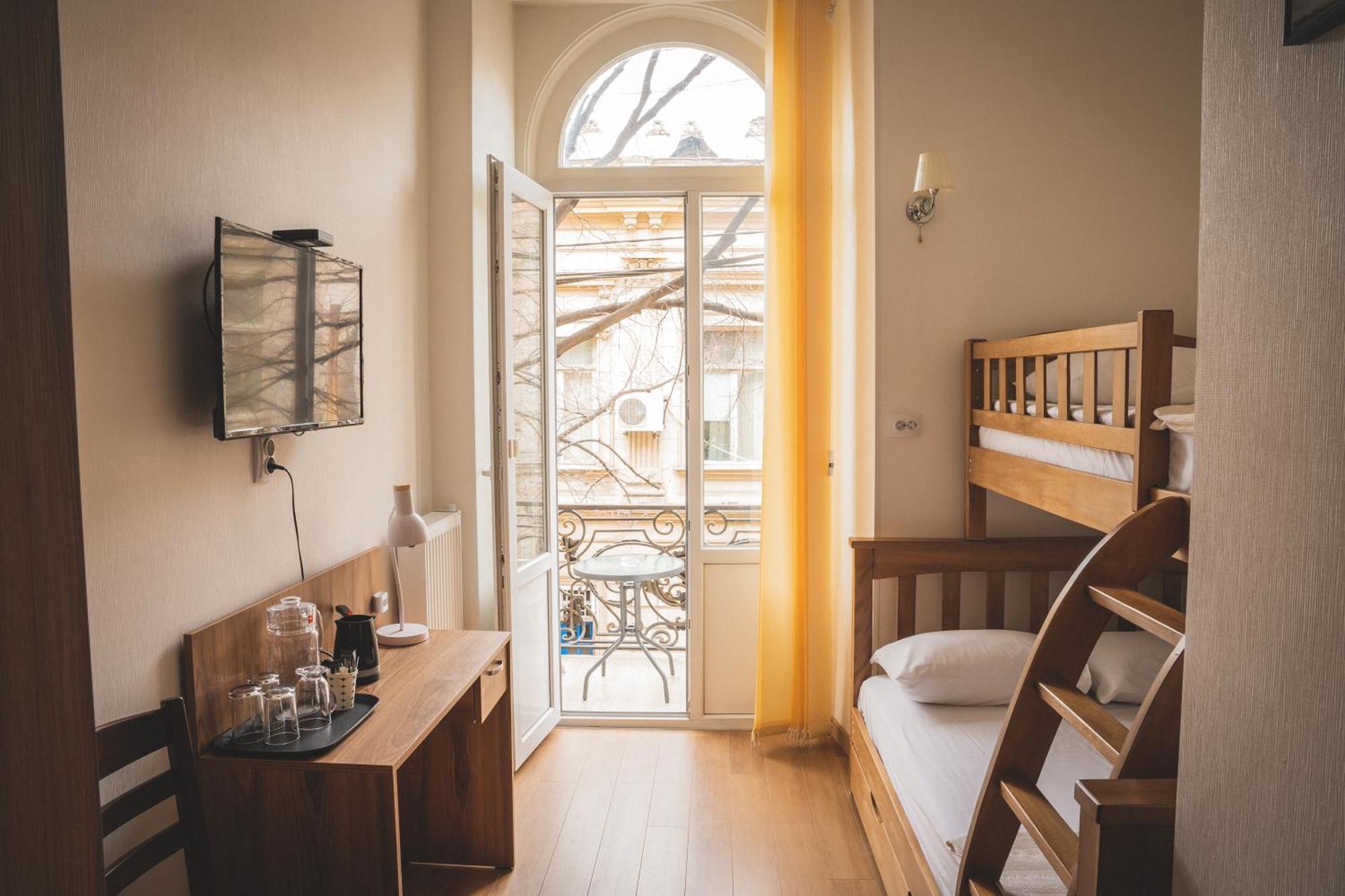 Hh Hotel Tbilisi Buitenkant foto